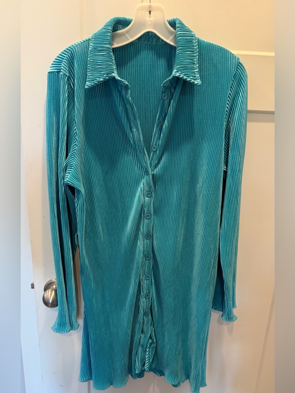 LYANER Aqua Pleated Button Front Tunic Blouse Medium Long Sleeve Stretch Top